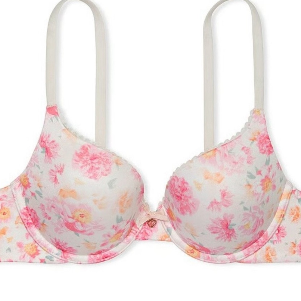 Victoria’s Secret body by Victoria Bra